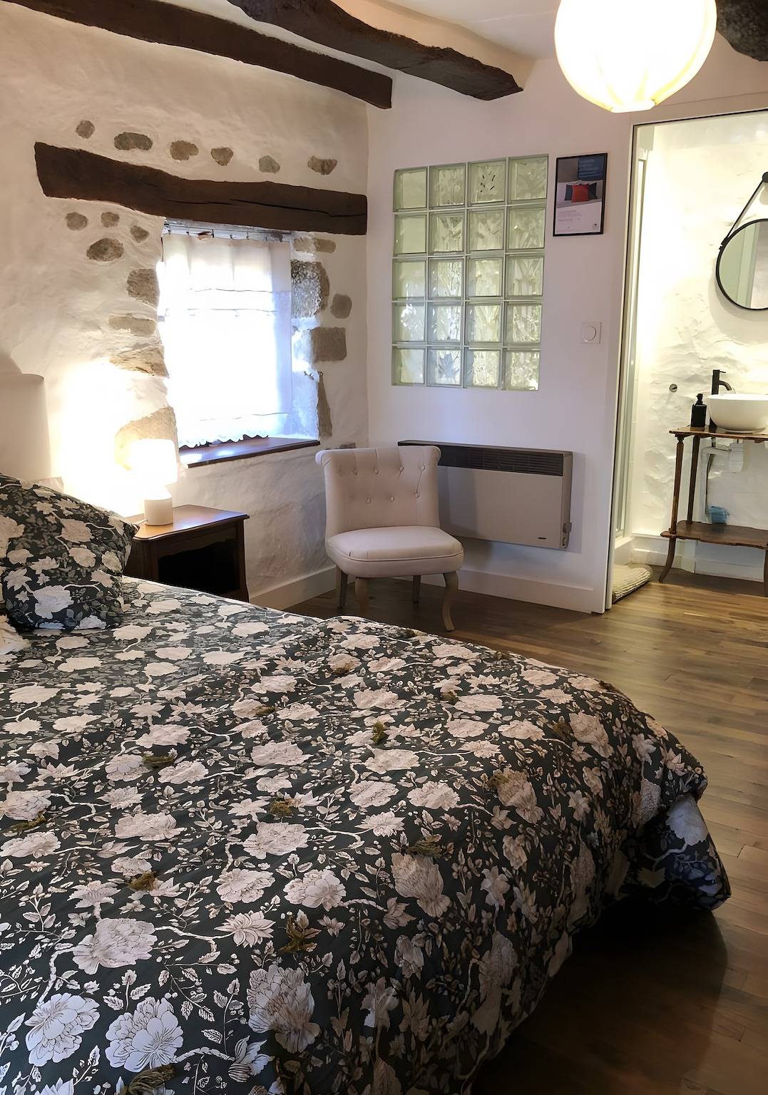 Guest Room “La Rustique” with Shared Terrace, Garden, and Wi-Fi in Soubrebost, Millevaches en Limousin Regional Nature Park