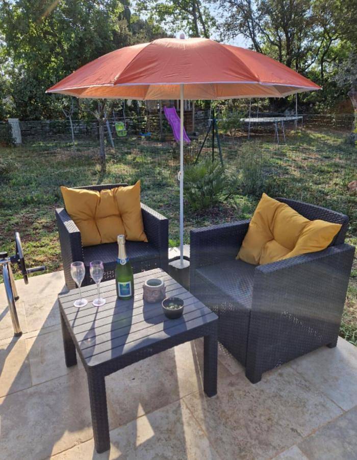 Maison d’hôte pour 3 personnes, avec jardin ainsi que piscine et vue, animaux acceptés à Flayosc - 4