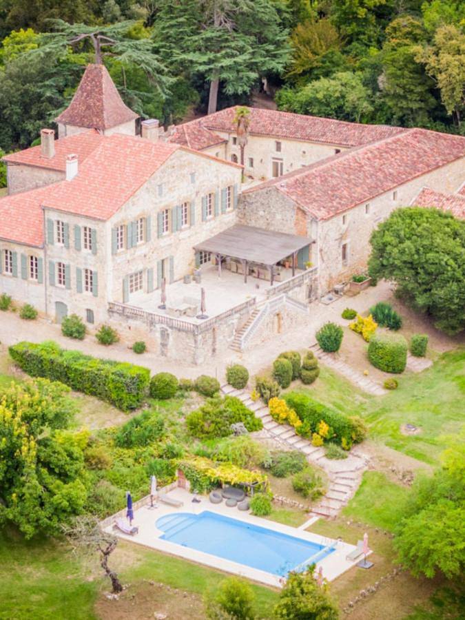 Gîte pour 2 personnes, avec Terrasse ainsi que Jardin et Piscine à Lagraulet-du-Gers