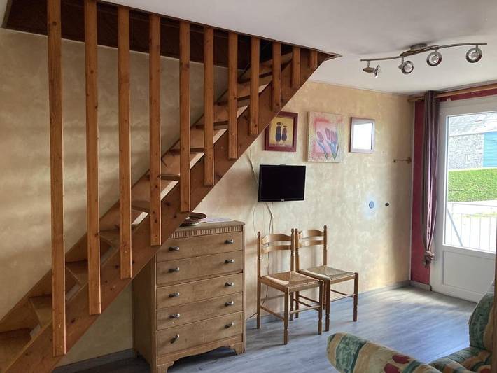 Location de vacances pour 5 personnes, avec piscine ainsi que terrasse et jardin à Montmartin-sur-Mer - 4