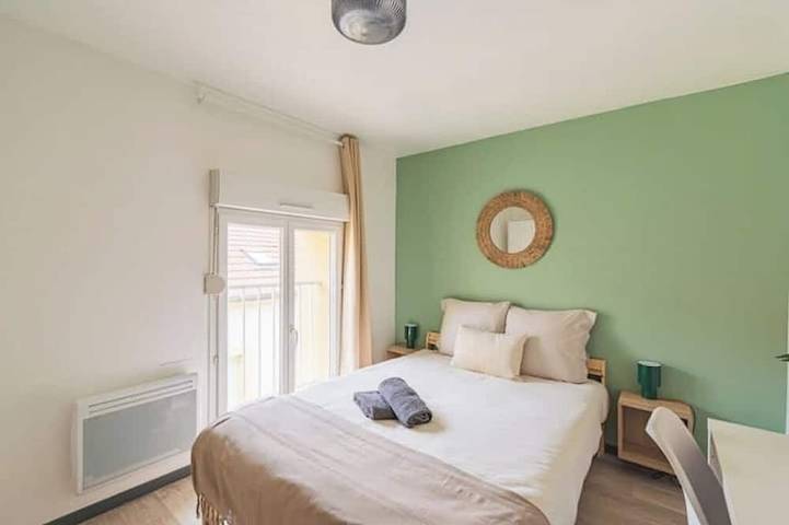 Appartement entier, Le Pastel - 10 couchages - proche Cathédrale in Reims, Marne