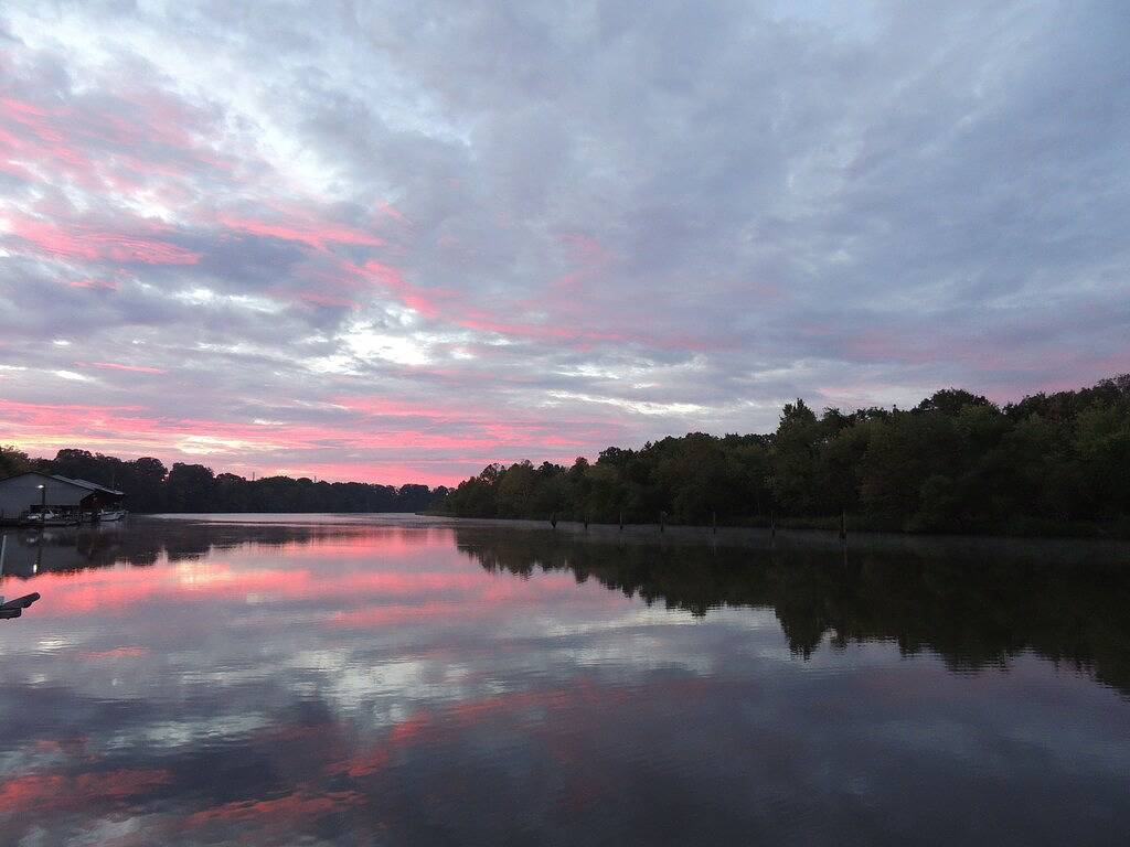 Die schöne \"Cookie B\" ist online, um sich ihrem Schwesterschiff \"Giamaria\" anzuschließen in Henrico County