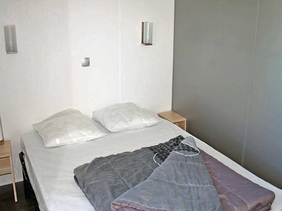 Bonnes Vacances sur Camping Le Bosc - Mobilhome 4 personnes - 2 chambres Confort in Saint-Cyprien, Côte méditerranéenne (France)