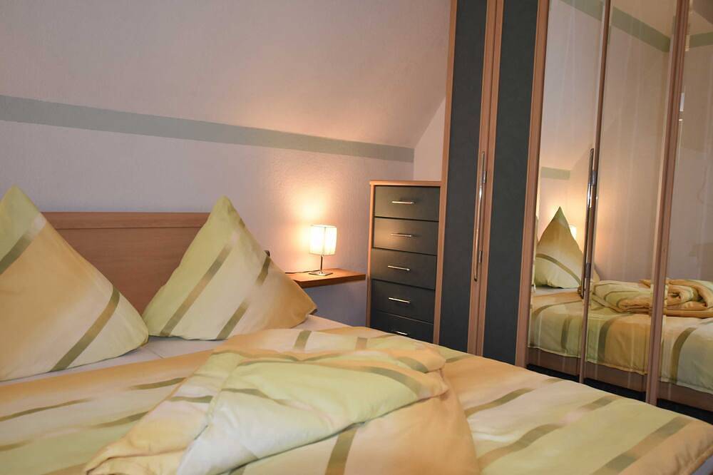 Ganze Wohnung, Ferien unter den Linden Ovs 970 - 3-Raum-Wohnung bis 4 Pers. in Blowatz, Neuburg