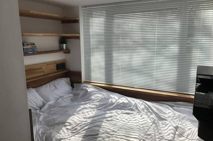 Ganze Wohnung, Microflat - Self contained microflat with own kitchenette & bathroom in Milton Keynes, Südostengland