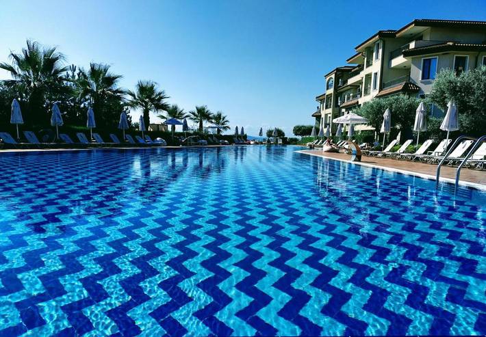 Appart’hôtel pour 3 personnes, avec vue et sauna ainsi que piscine et jardin