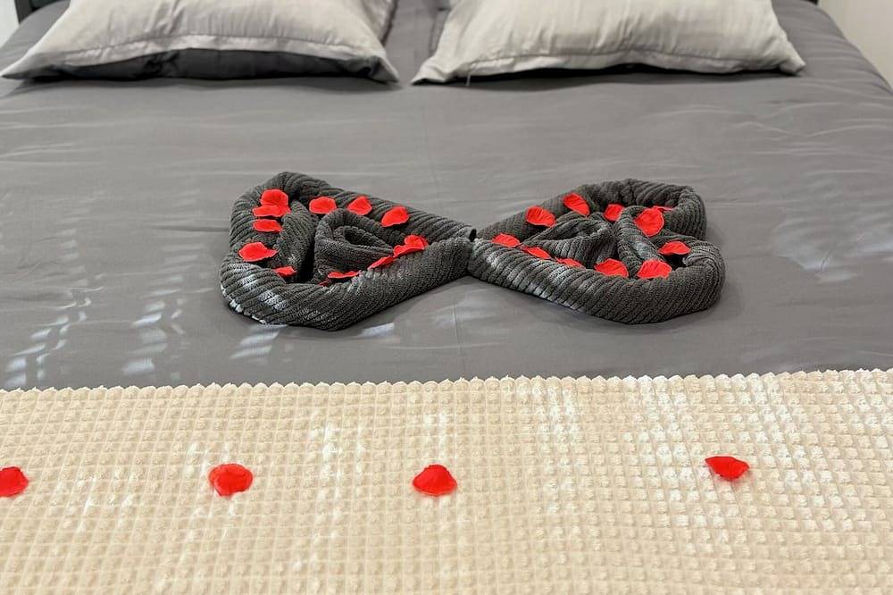 Appartement entier, Jacuzzi Privé & Cinéma – Suite Romantique in Essey-lès-Nancy, Région de Nancy