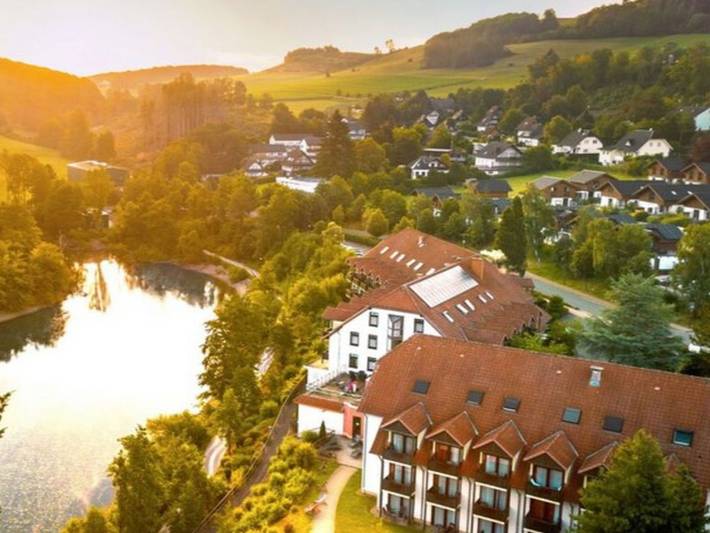 Hotel, mit Whirlpool und Pool sowie Sauna