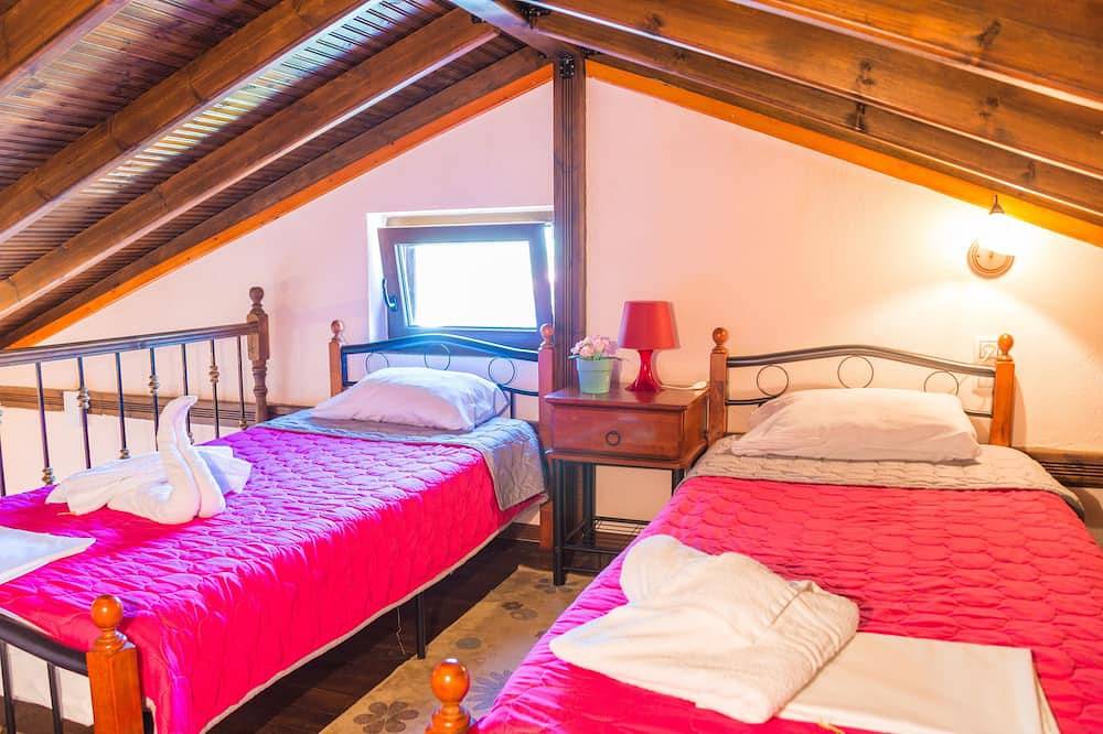 Steinhaus Maria!  Schöne Ferien in einem Bungalow am Strand! in Skala Marion, Thassos