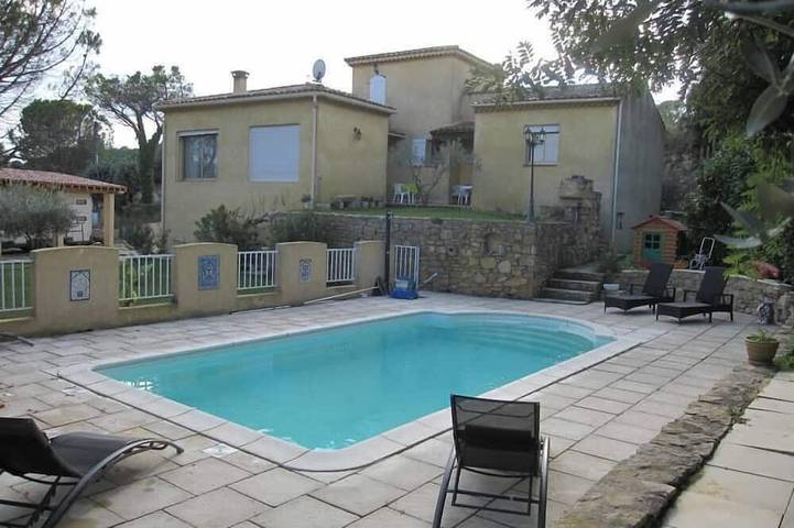 Cottage pour 6 personnes, avec jacuzzi ainsi que balcon et jardin à Saint-Étienne-des-Sorts