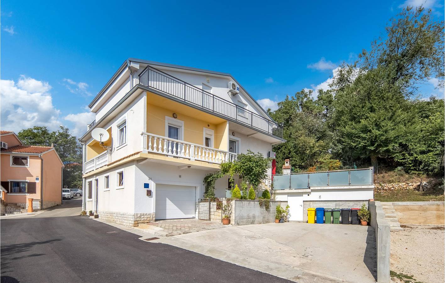 Nur 2 km vom Strand entfernt: Gemütliche Ferienwohnung mit Terrasse und Parkplatz in Crikvenica, Primorje-Gorski Kotar