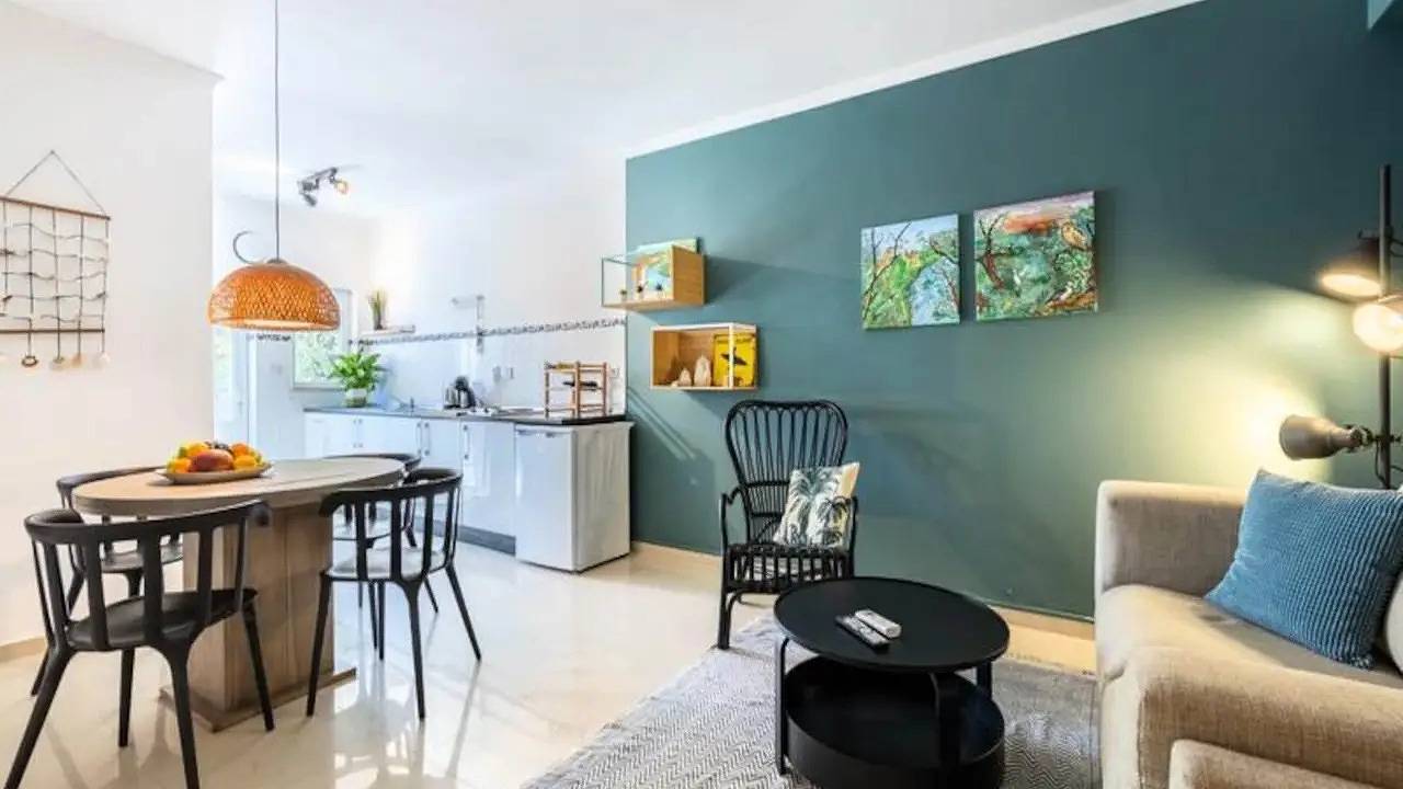 Ganze Ferienwohnung, Gemütliches Apartment mit Pool und Parkplatz, 1,5 km zum Strand in Vale de Telha, Aljezur