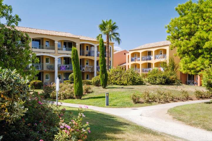 Gîte pour 6 personnes, avec piscine et bassin pour enfant, adapté aux familles dans Port de Cannes Marina - 3