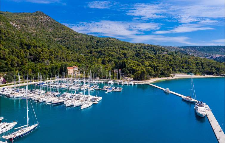 Ganze Ferienwohnung, Urlaub am Meer: Gemütliches Apartment mit 2 Schlafzimmern, Terrasse und Küche in Slano in Kosmatovica, Slano