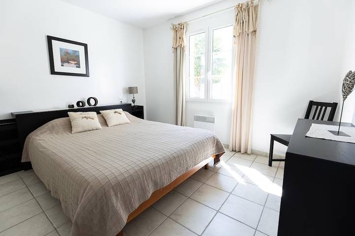 High-end detached house, in a small village on the island of Oleron (Dolus d'Oleron au hamlet les Bardieres at 4 grande rue) in a charming property. in Dolus-d'Oléron, Côte de Beauté