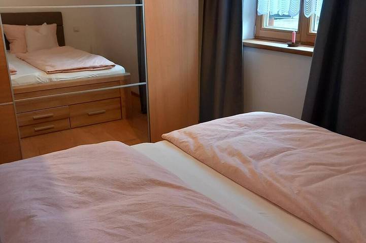 Ganze Wohnung, Ferienwohnung bis 2 Personen, Erdgeschoss in Bad Feilnbach, Alpenland Tegernsee Schliersee