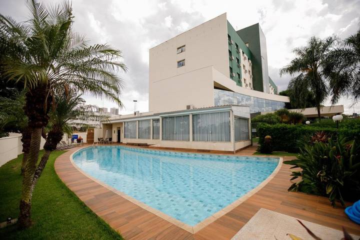 Pousadas para 2 pessoas, com piscina e jardim em Londrina
