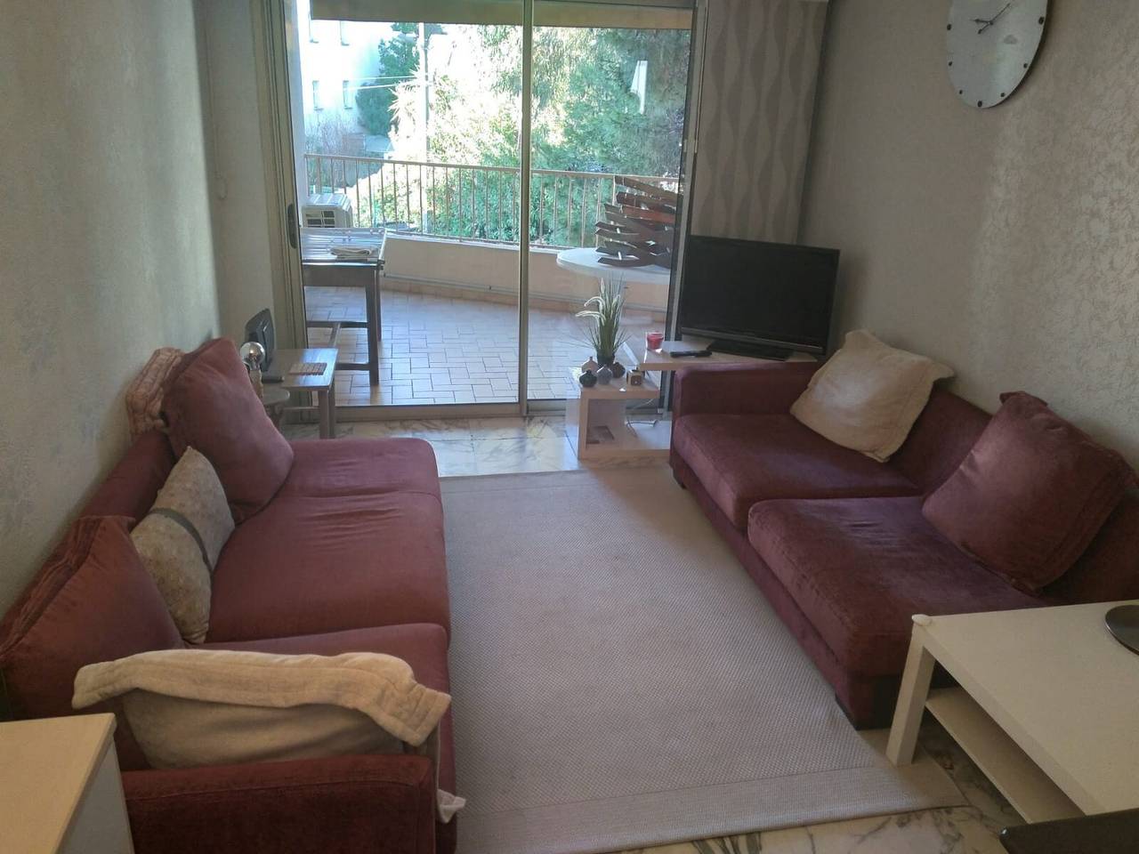 Apartamento entero, Golfe Juan: Amplio Apartamento de 3 Habitaciones con Terraza y Parking in Golfe-Juan, Vallauris