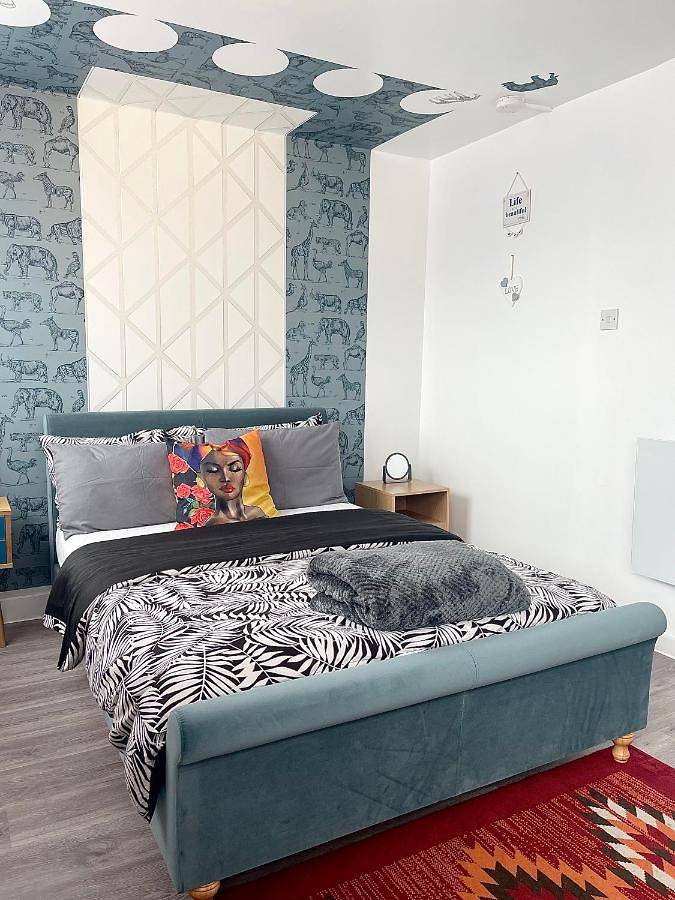 12 Penn Gardens- Apart 2 in Havering, Londres