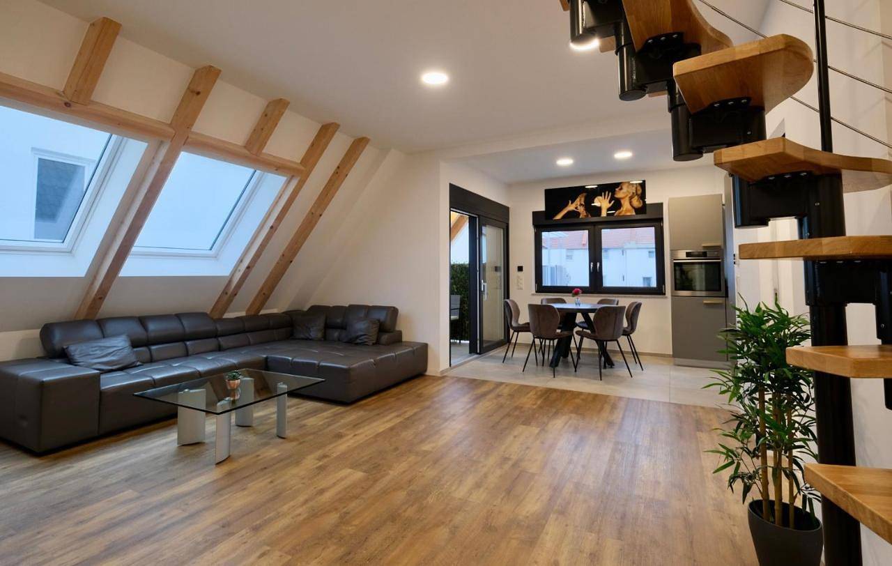 Ganze Wohnung, Brandneues Stadtglanz Apartment in Stuttgart, Stuttgart Region