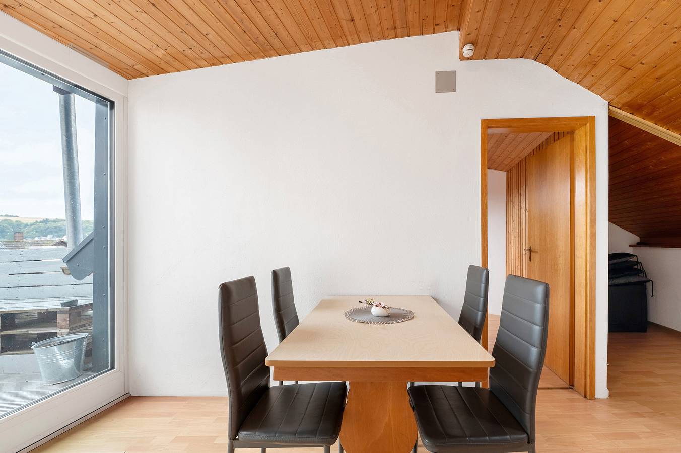 Entire apartment, Apartment '9' with Private Terrace, Shared Garden and Wi-Fi in Thaleischweiler-Fröschen, Palatinate