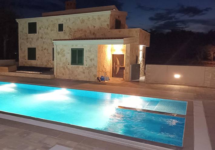 Villa pour 10 personnes, avec piscine et jardin dans Vir - 4