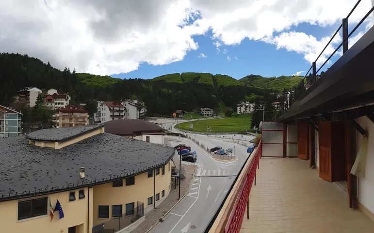 Ferienwohnung für 9 Personen, mit Terrasse und Ausblick - 1