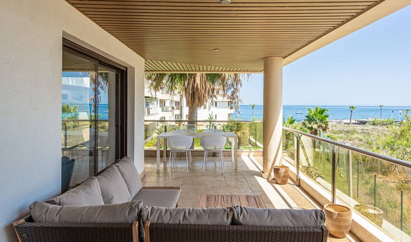 Ferienwohnung für 2 Personen, mit Terrasse und Garten sowie Pool in Manilva