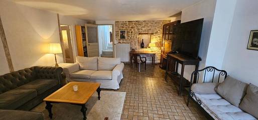 Gîte pour 5 personnes, avec jardin ainsi que terrasse et vue, animaux acceptés à Buxy