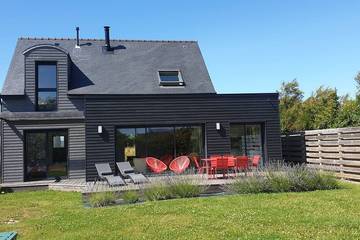 Location de vacances pour 6 personnes, avec jardin et terrasse dans Plage Pors Carn