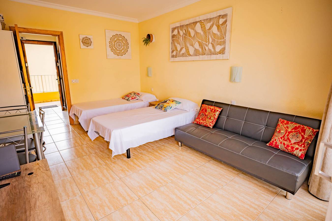 Appartement entier, Appartement de vacances 'Atico Con Vistas Al Teide' avec piscine partagée, terrasse privée et Wi-Fi in Playa Martianez, Puerto de la Cruz