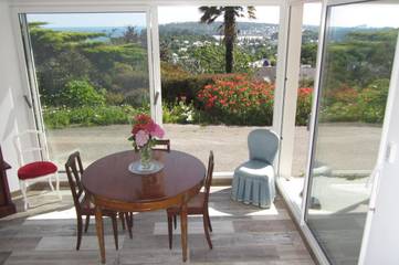 Gîte pour 3 personnes, avec vue et jardin à Crozon