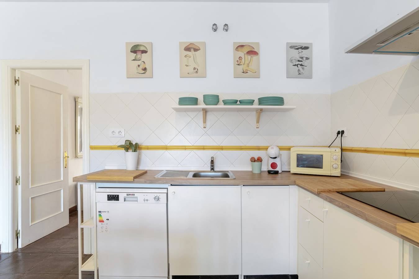 Ganze Wohnung, Ferienwohnung 'Quilla Puerto Sherry' mit privater Terrasse, Wi-Fi und Klimaanlage in Vistahermosa, El Puerto de Santa María
