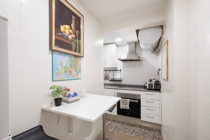 Apartamento entero, Apartamento "Bonito Piso Cerca de Park Guell" con Wi-Fi y aire acondicionado in Barcelona, Barcelonés
