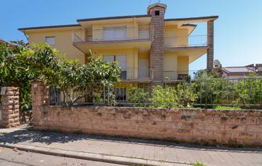 Cottage pour 4 personnes, avec terrasse à Bosa