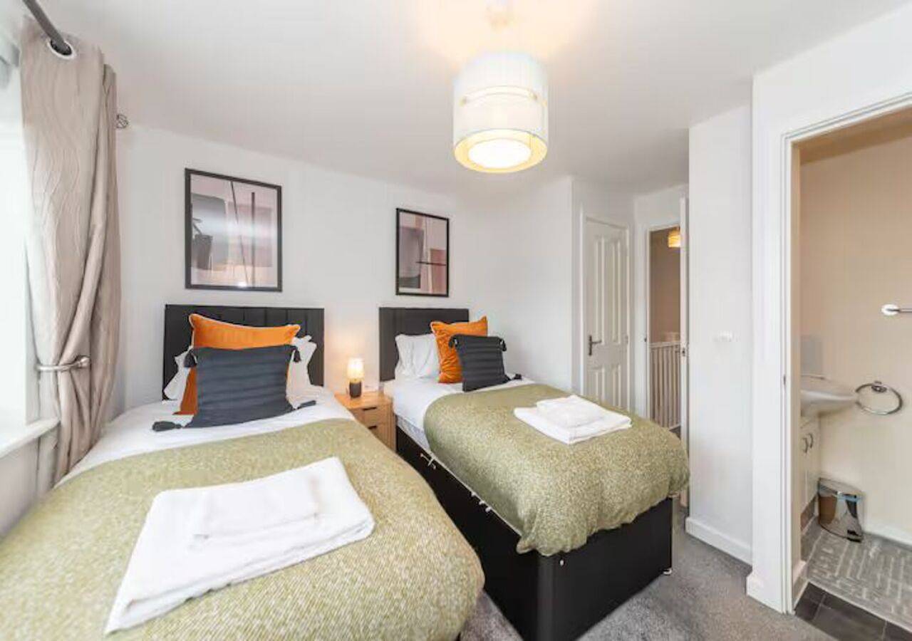 Cosy retreat with outdoor seating - Pass the Keys in Tilehurst, Berkshire