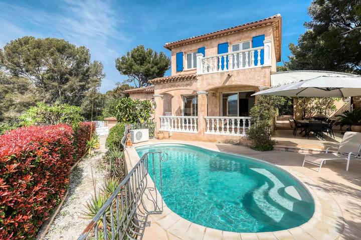 Villa für 7 Personen, mit Pool und Ausblick sowie Garten in Bormes-les-Mimosas - 2