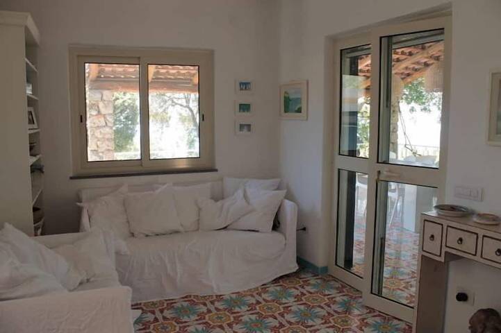 Villa a Maratea con vista mozzafiato sul mare a pochi passi dalla spiaggia in Spiaggia Portacquafridda, Maratea