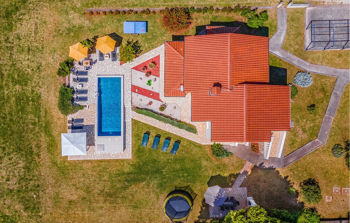 Urlaub am Meer: Modernes Apartment mit 2 Schlafzimmern, Pool und Parkplatz in Valtura, Südküste Istrien