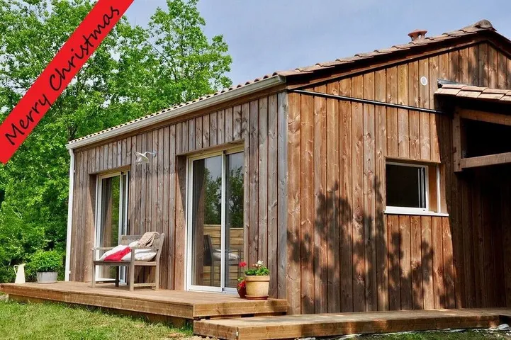 Gite à la ferme Bio, maison bois indépendante, sur le coteau de la Garonne in Tabanac, Région de Bordeaux