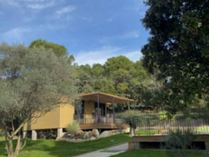 Gîte pour 4 personnes, avec terrasse et piscine, animaux acceptés à Bollène