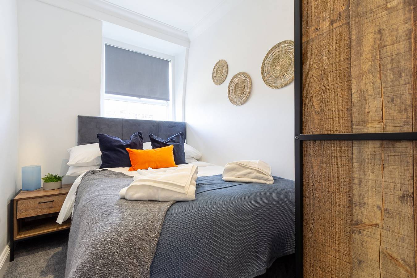 Entire holiday apartment, Brighton/2Bedroomflat/Modern/Tv/Wifi in Brighton, Sussex