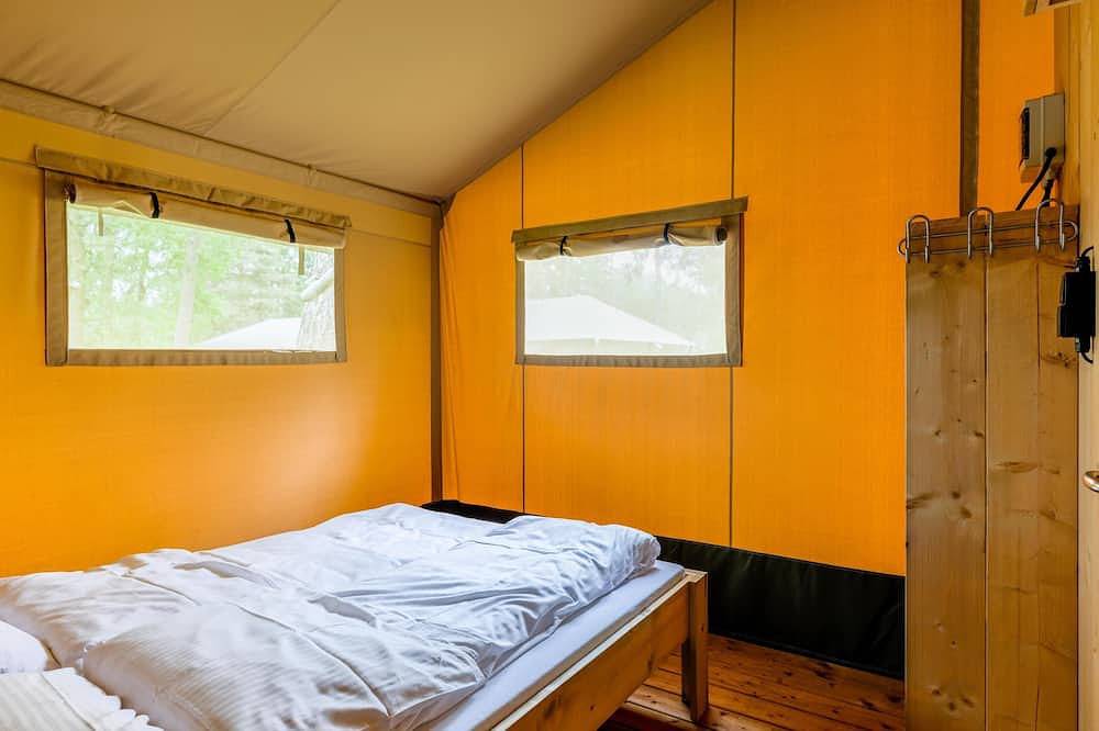Spannzelt auf schone Campingplatz mit Schwimmbad in Nordbrabant