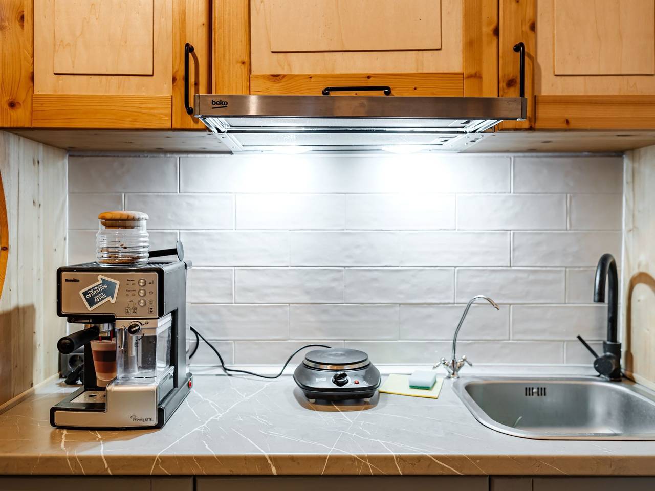 Kleines Haus mit Werkstatt in Karpaten