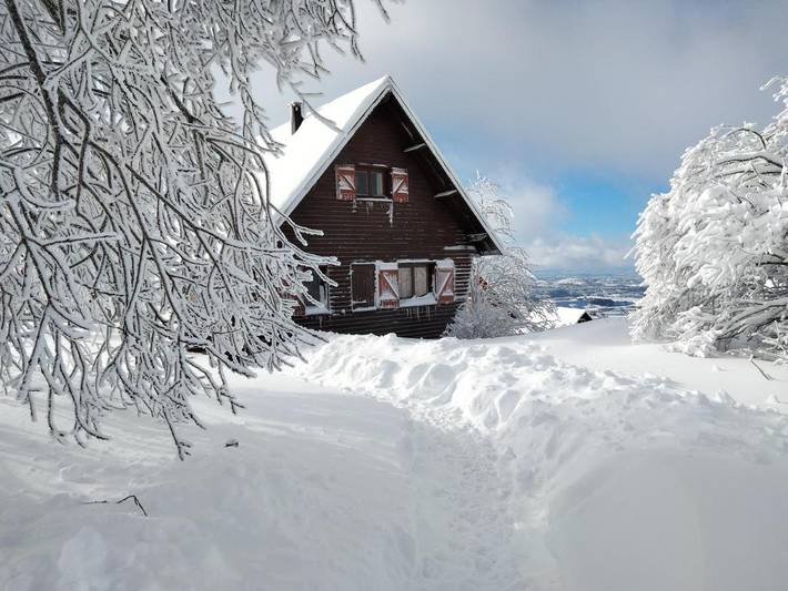 Gîte pour 6 personnes, avec Terrasse ainsi que Jardin et Vue dans Station de Chastreix-Sancy