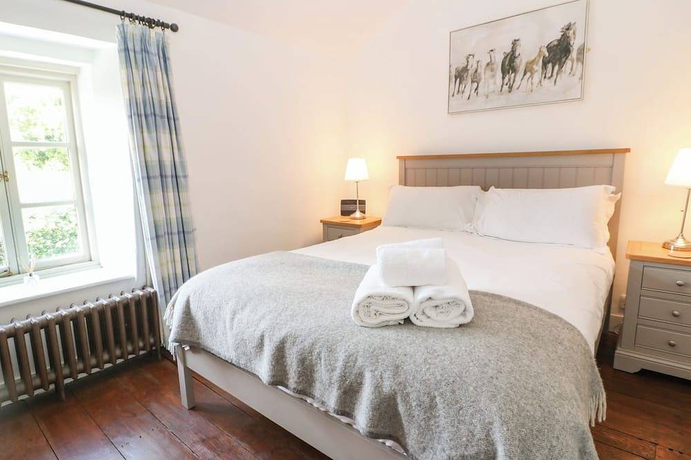 Red Fawn Cottage, pet friendly, character holiday cottage in Blockley in Blockley, Gloucestershire