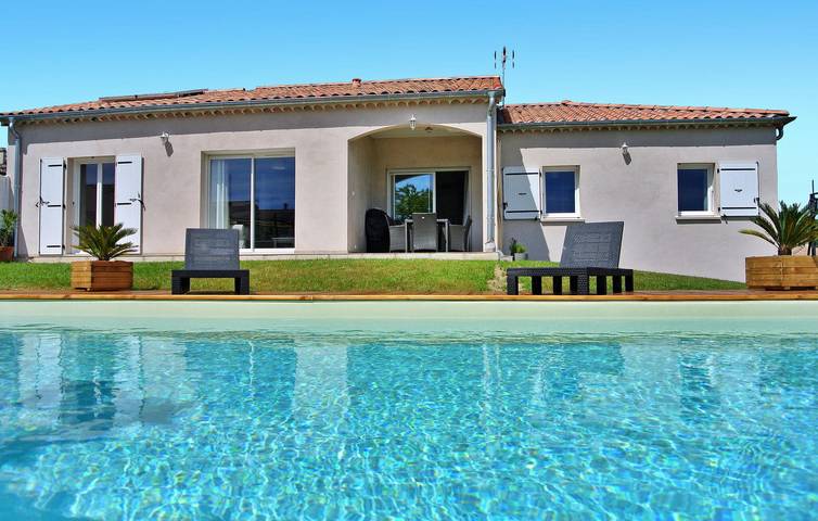 Location de vacances pour 8 personnes, avec piscine et terrasse à Lagorce - 4
