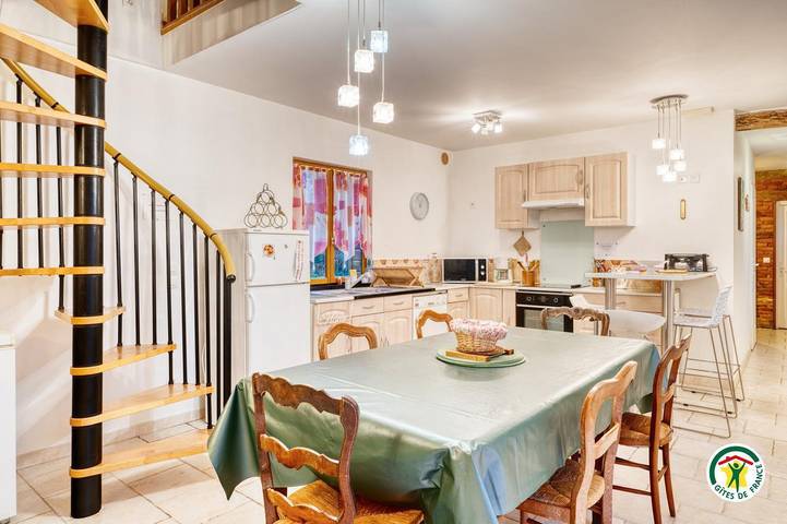 Gîte pour 6 personnes, avec jardin et terrasse