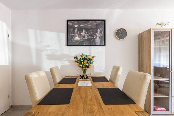 Entire apartment, Apartment 'Ferienwohnung Sonnhalde' with Wi-Fi in Aach (Bodensee), Landkreis Konstanz