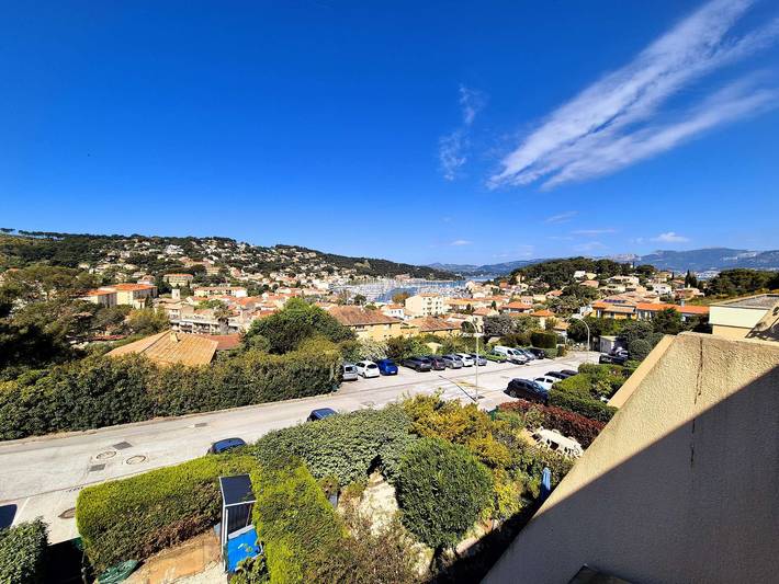 Ferienwohnung für 4 Personen, mit Pool und Balkon in Saint-Mandrier-sur-Mer